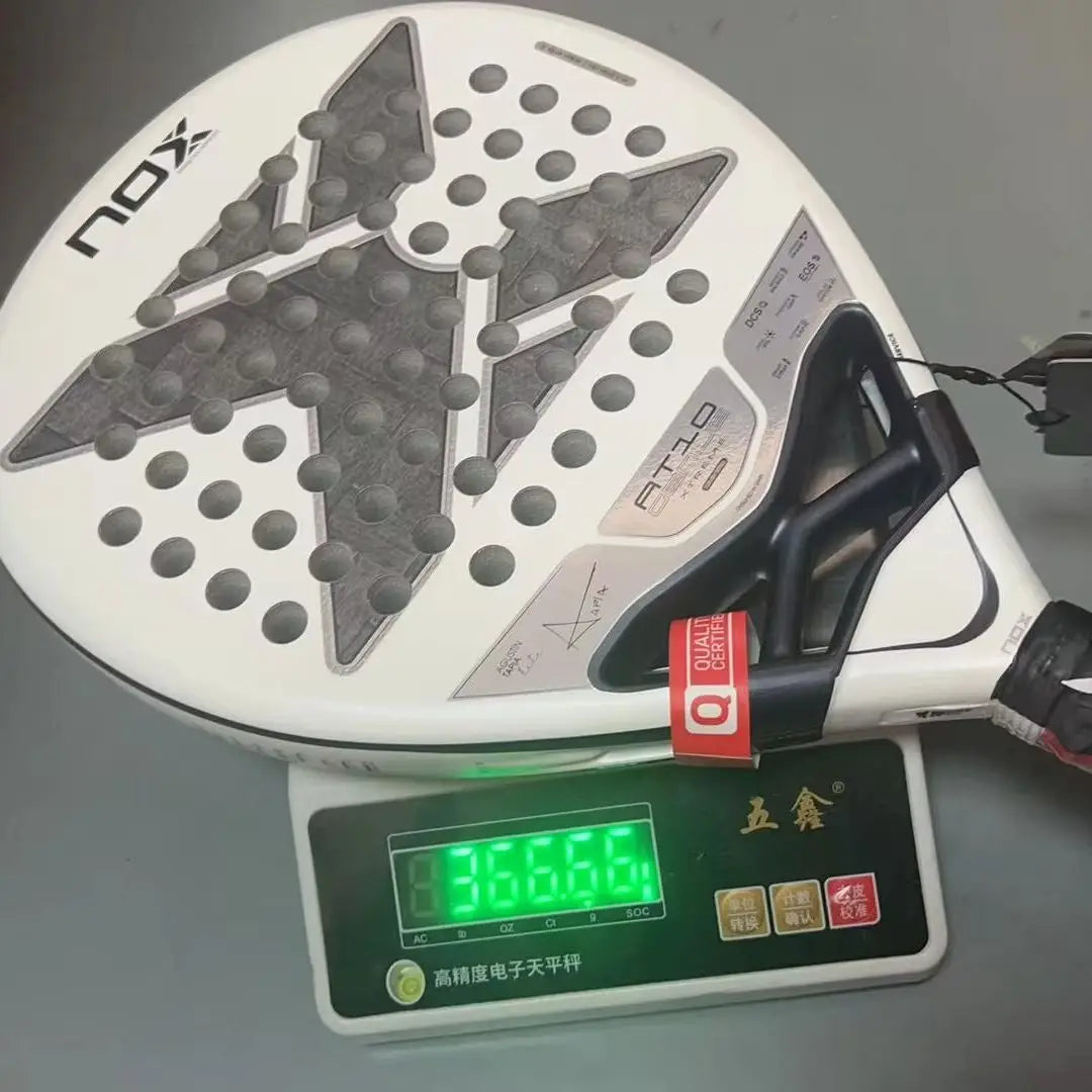 NOX AT10 ML10 anglies pluošto padelio raketė, 4 3/8 dydžio rankena